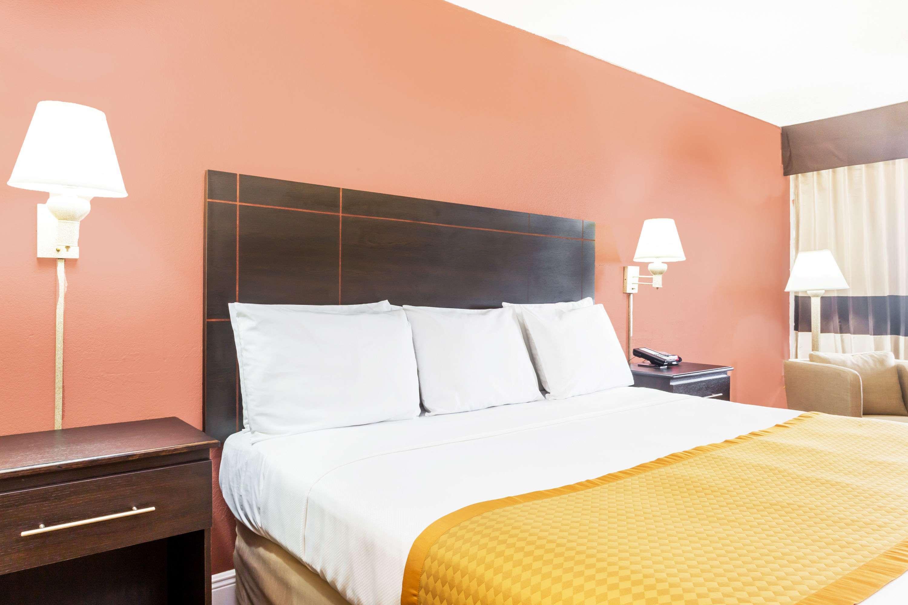 Days Inn By Wyndham Fort Lauderdale-Oakland Park Airport N Dış mekan fotoğraf