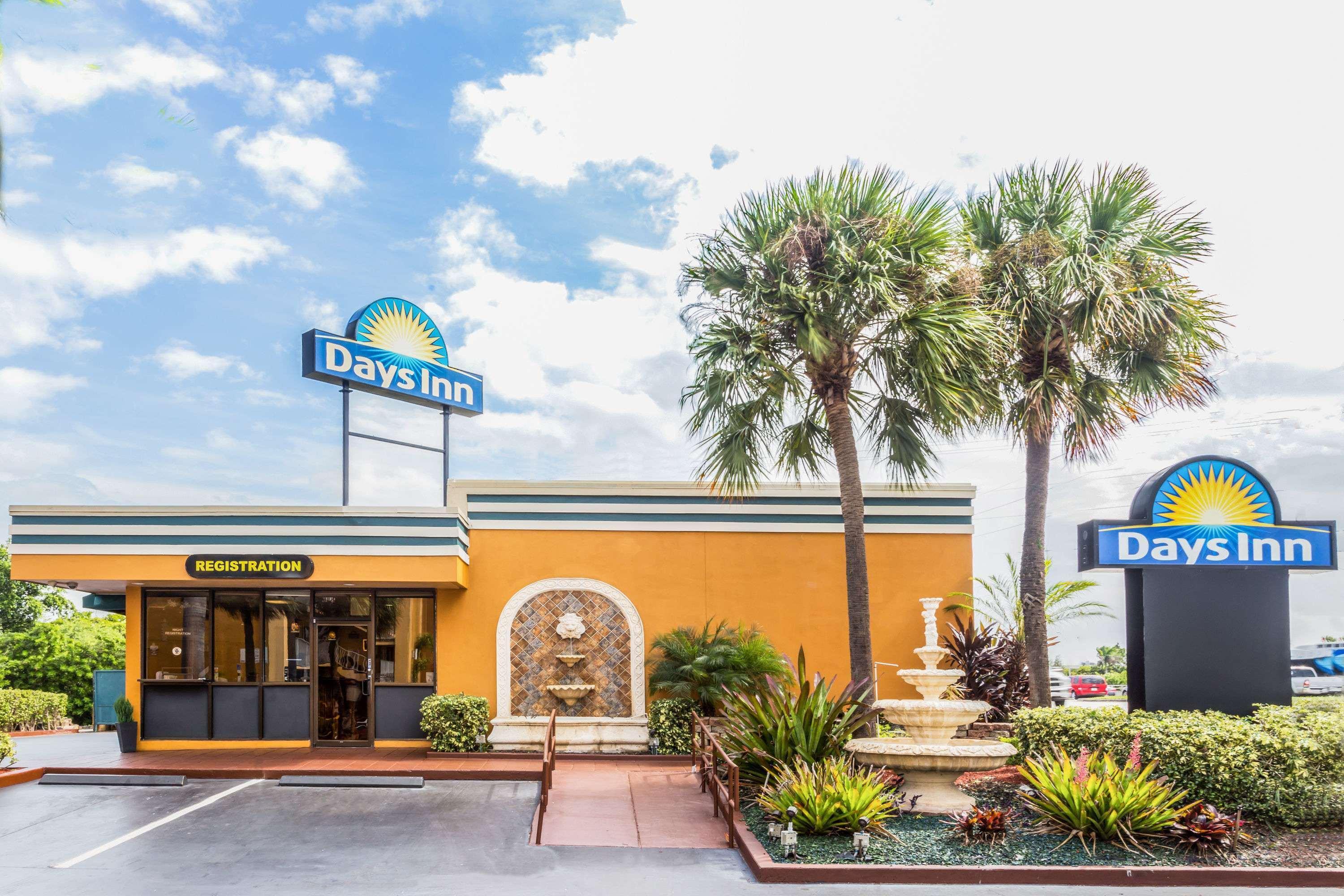Days Inn By Wyndham Fort Lauderdale-Oakland Park Airport N Dış mekan fotoğraf