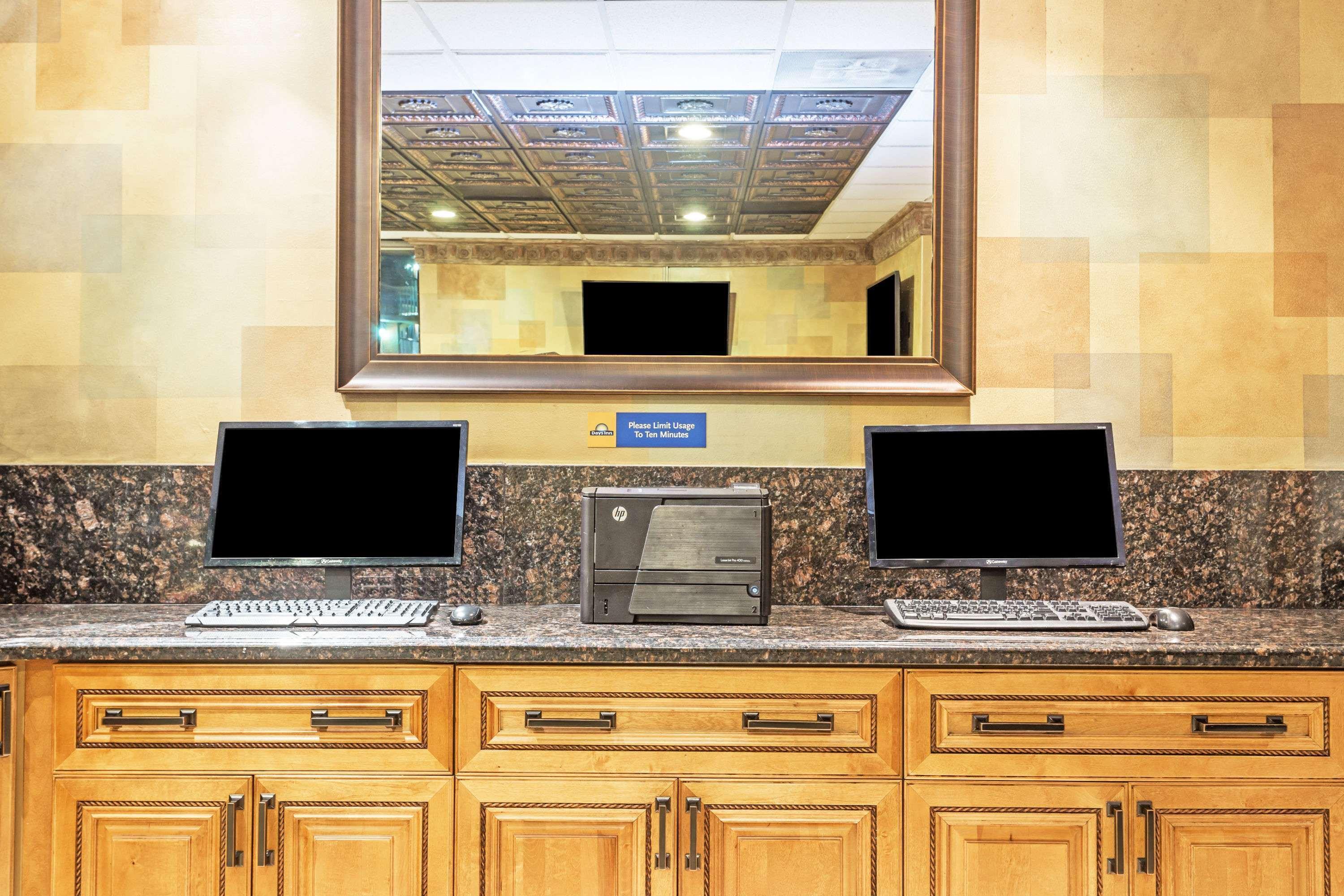 Days Inn By Wyndham Fort Lauderdale-Oakland Park Airport N Dış mekan fotoğraf