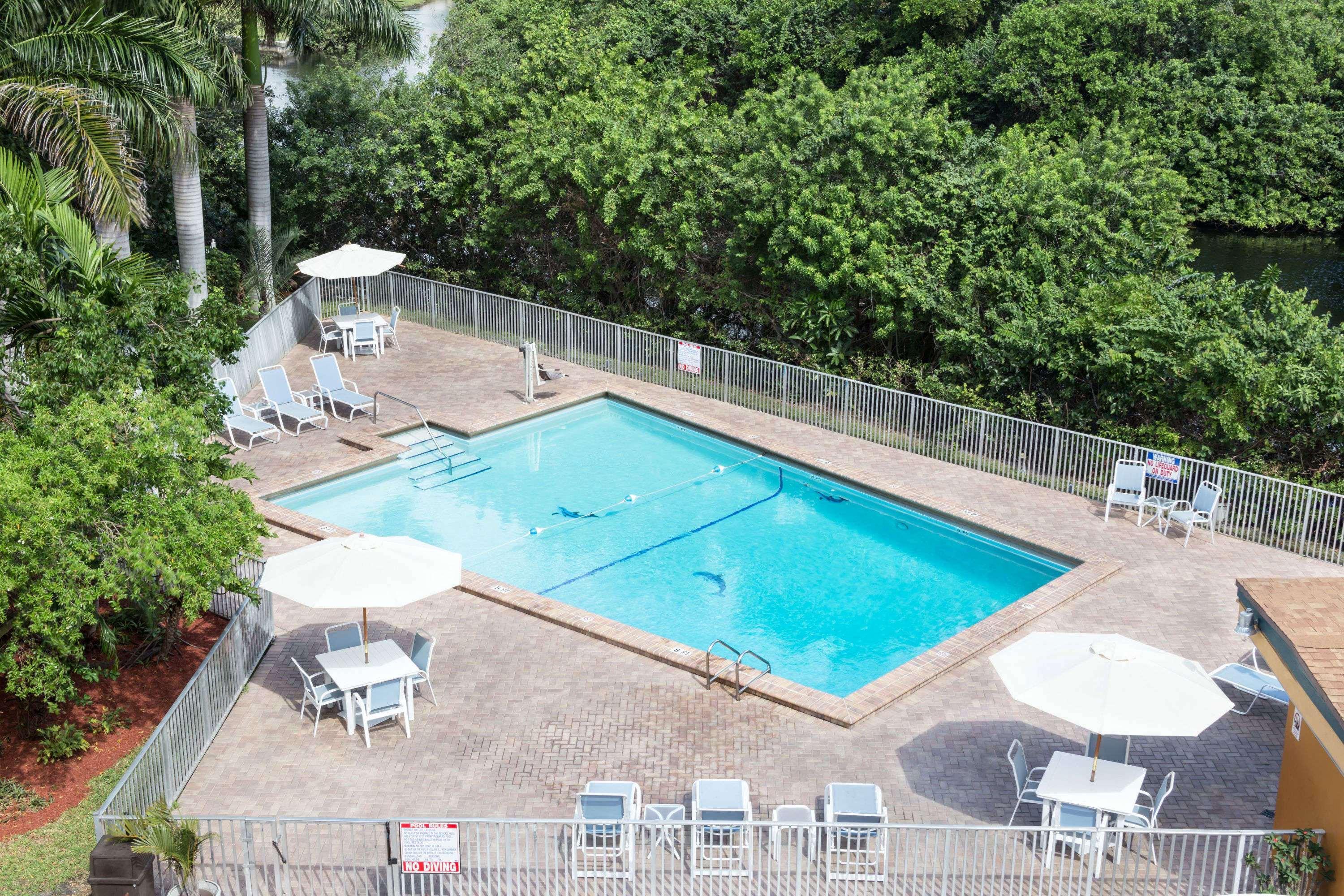 Days Inn By Wyndham Fort Lauderdale-Oakland Park Airport N Dış mekan fotoğraf
