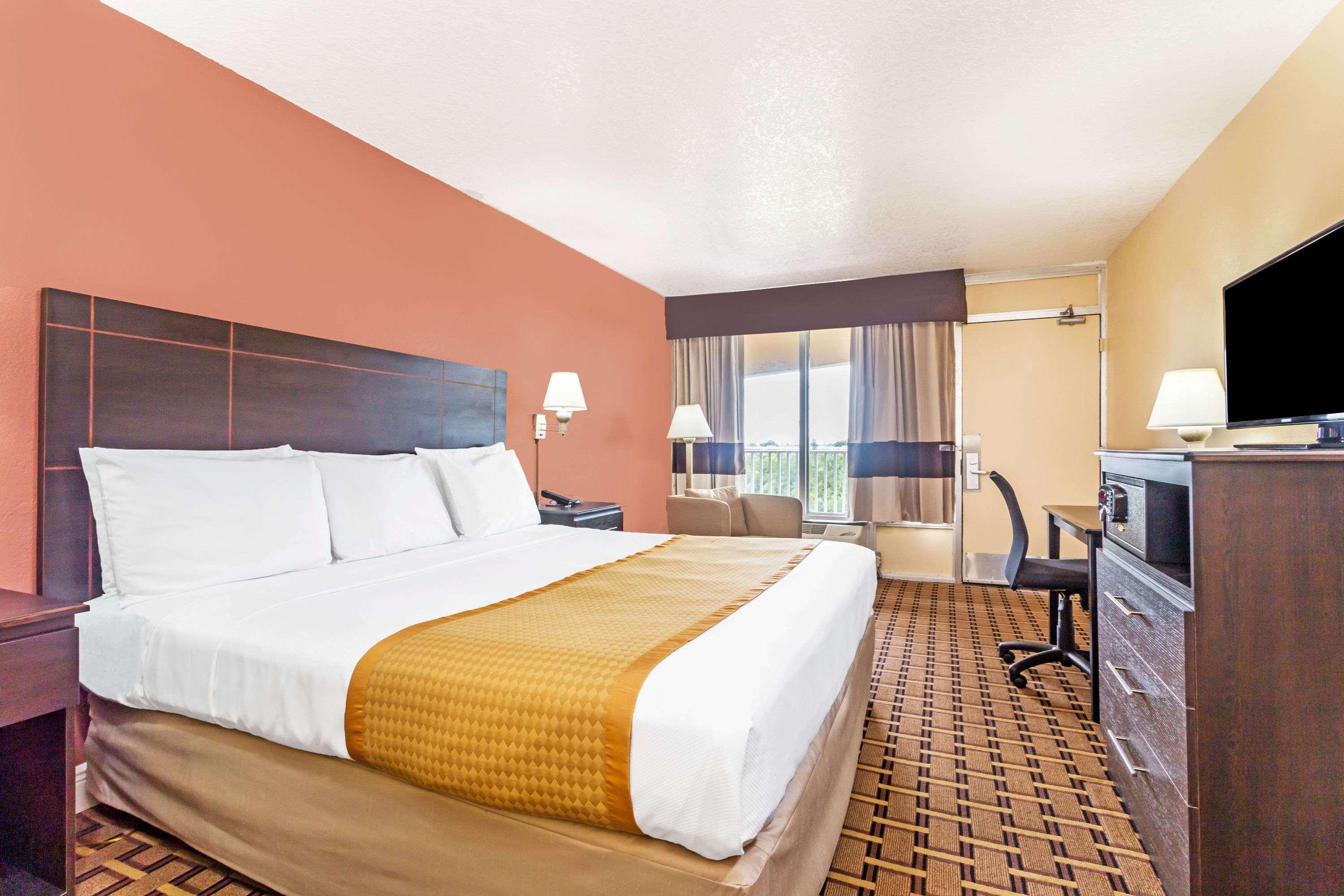 Days Inn By Wyndham Fort Lauderdale-Oakland Park Airport N Dış mekan fotoğraf