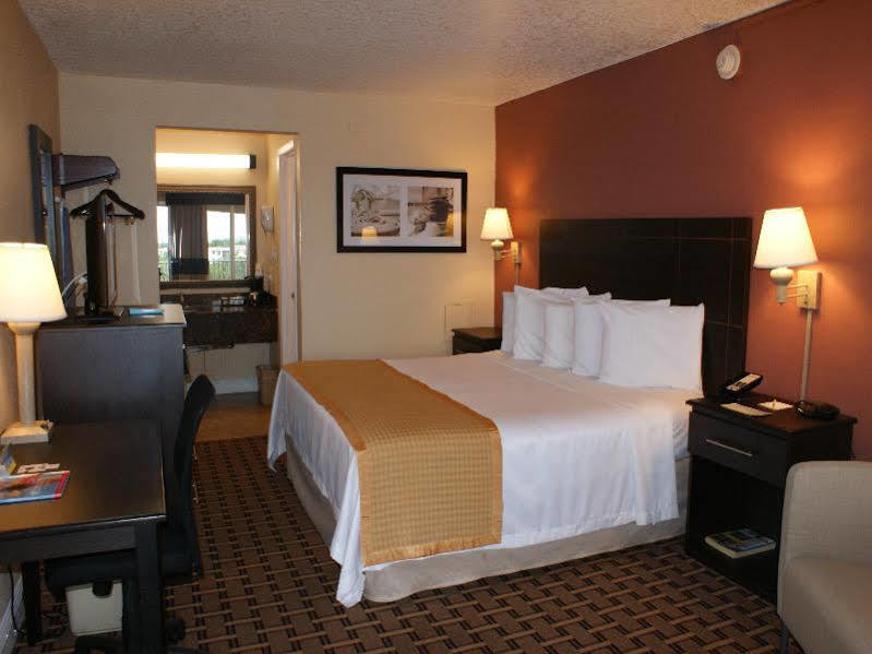 Days Inn By Wyndham Fort Lauderdale-Oakland Park Airport N Dış mekan fotoğraf